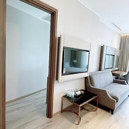 Panorama Oceanfront Suite Nha Trang Exterior photo