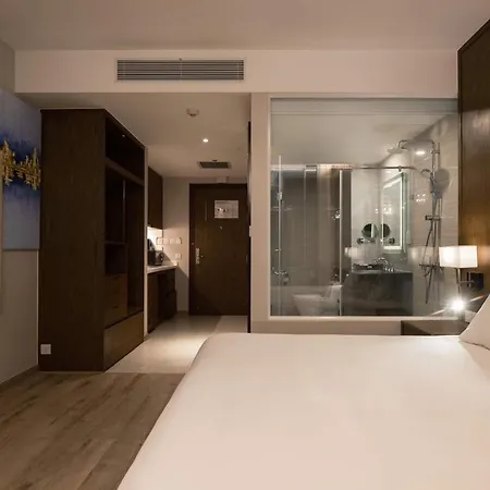 Panorama Oceanfront Suite Nha Trang Exterior photo