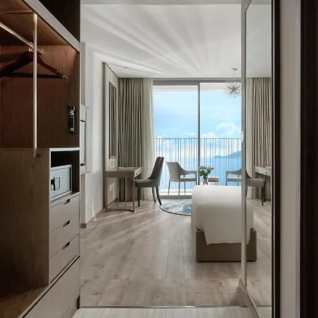 Panorama Oceanfront Suite Nha Trang Exterior photo
