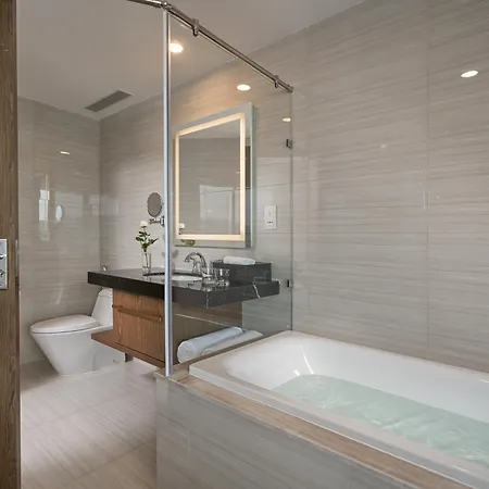 Panorama Oceanfront Suite Nha Trang Exterior photo