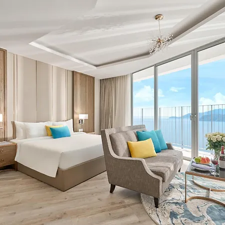 Panorama Oceanfront Suite Nha Trang Exterior photo