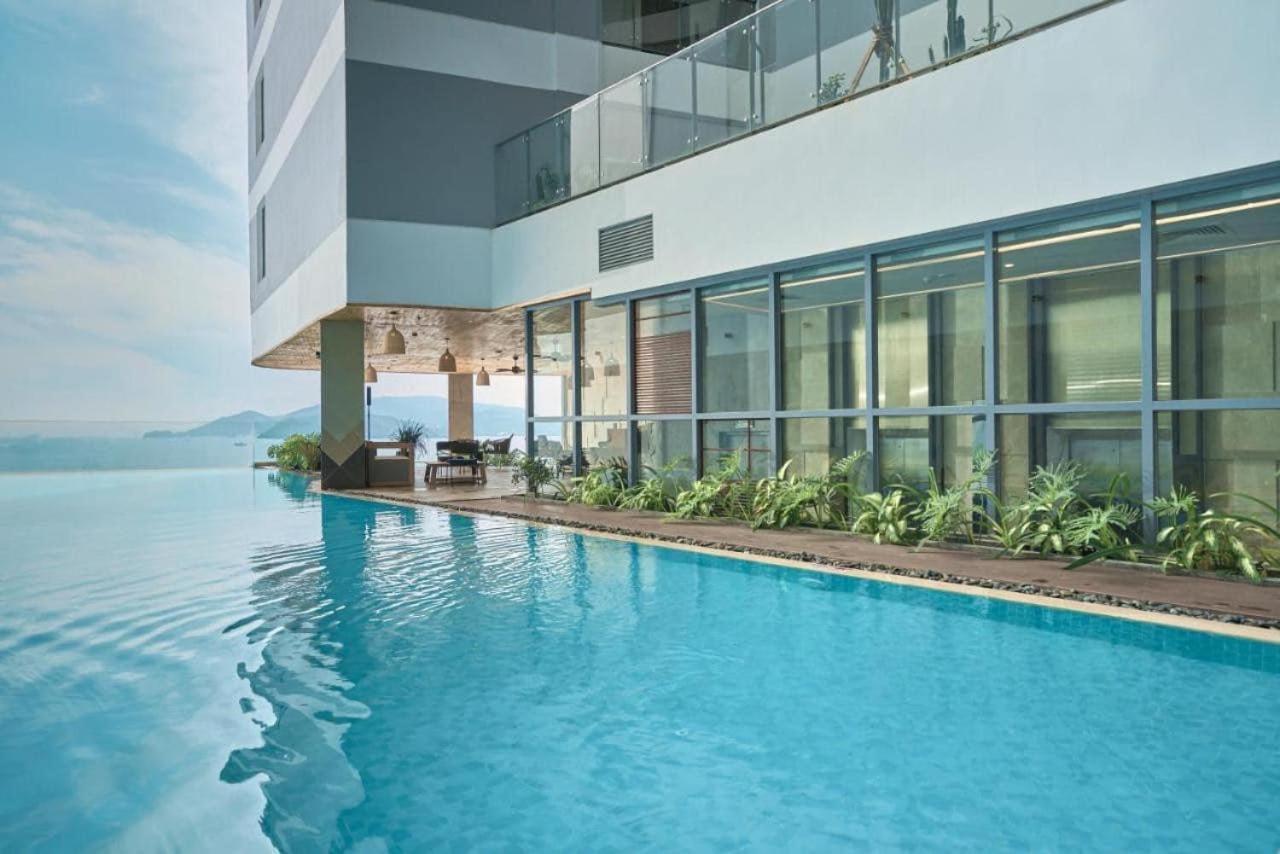 Panorama Oceanfront Apartment
