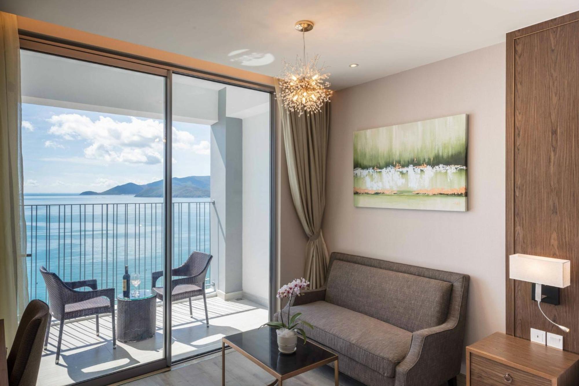 Panorama Oceanfront Apartment *