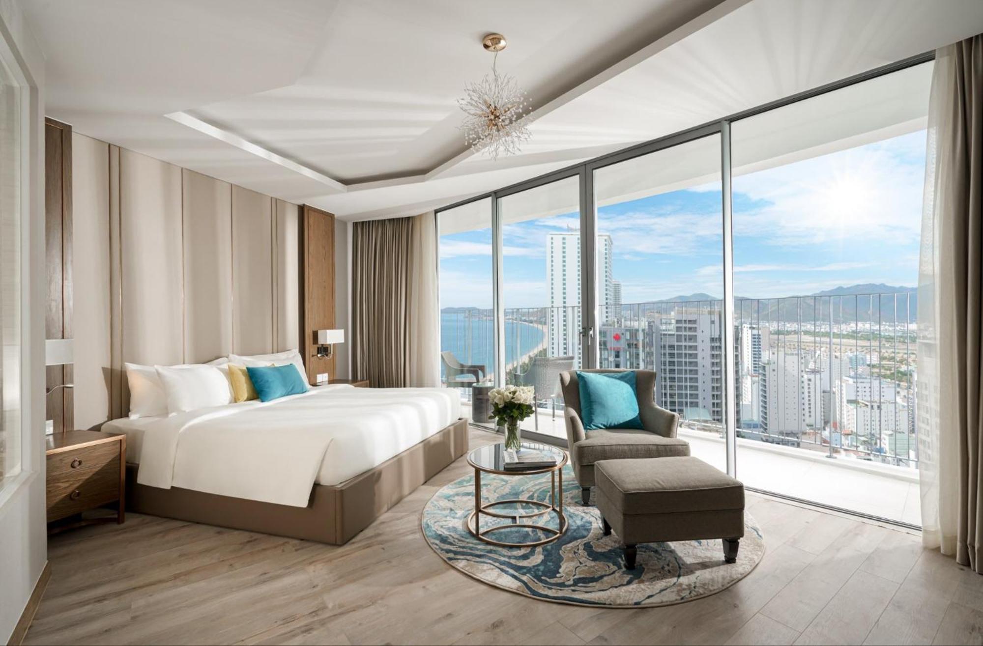 Panorama Oceanfront Apartment