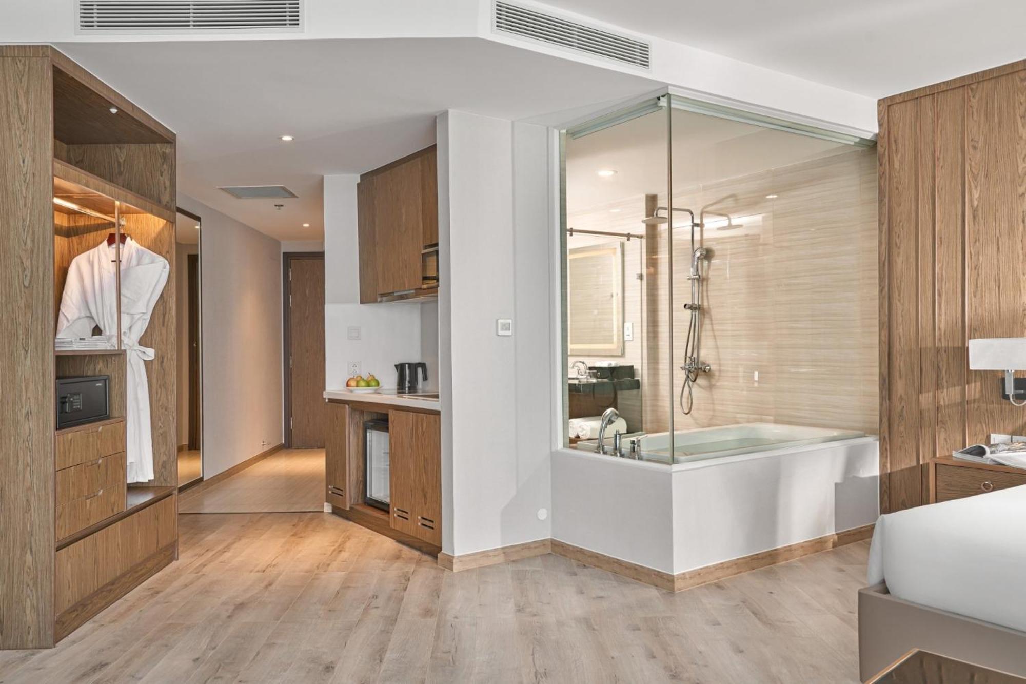 Panorama Oceanfront Apartment