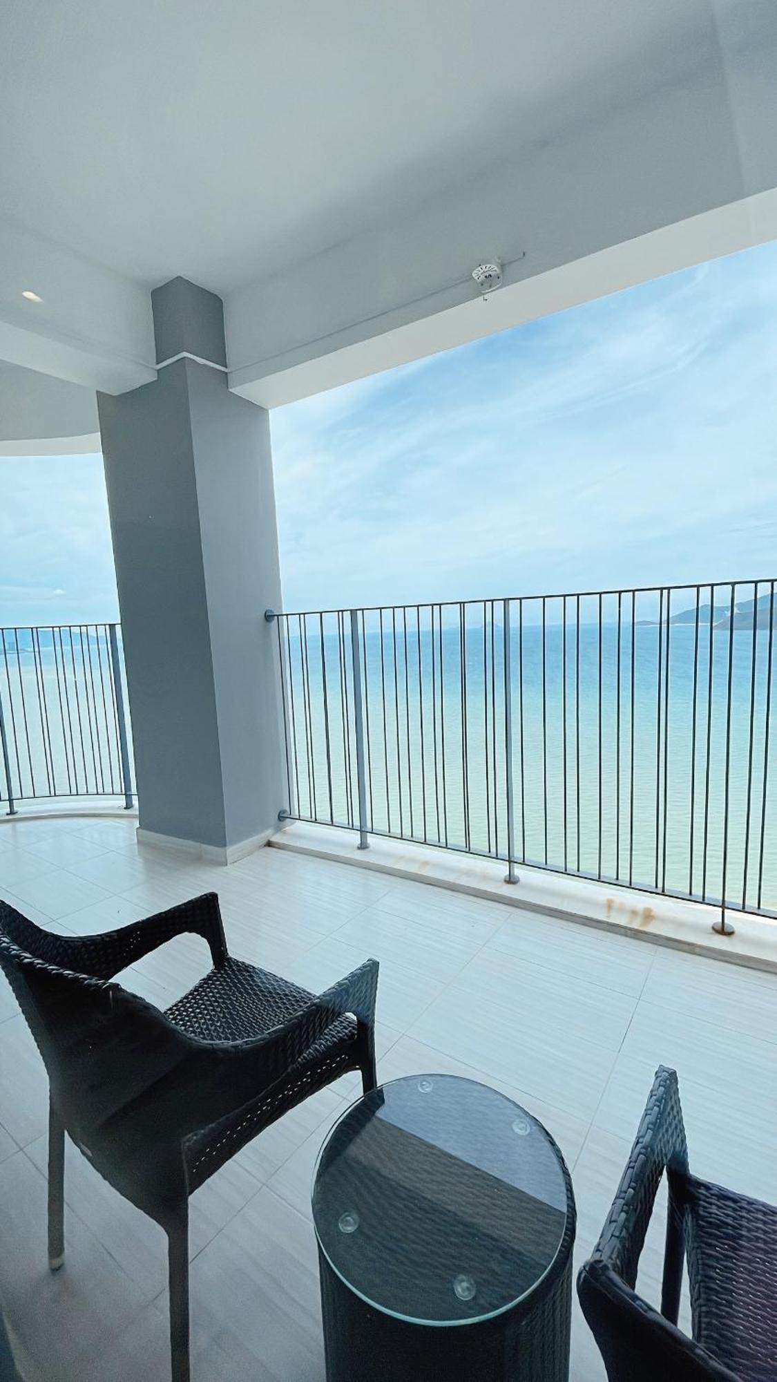 Panorama Oceanfront Apartment *